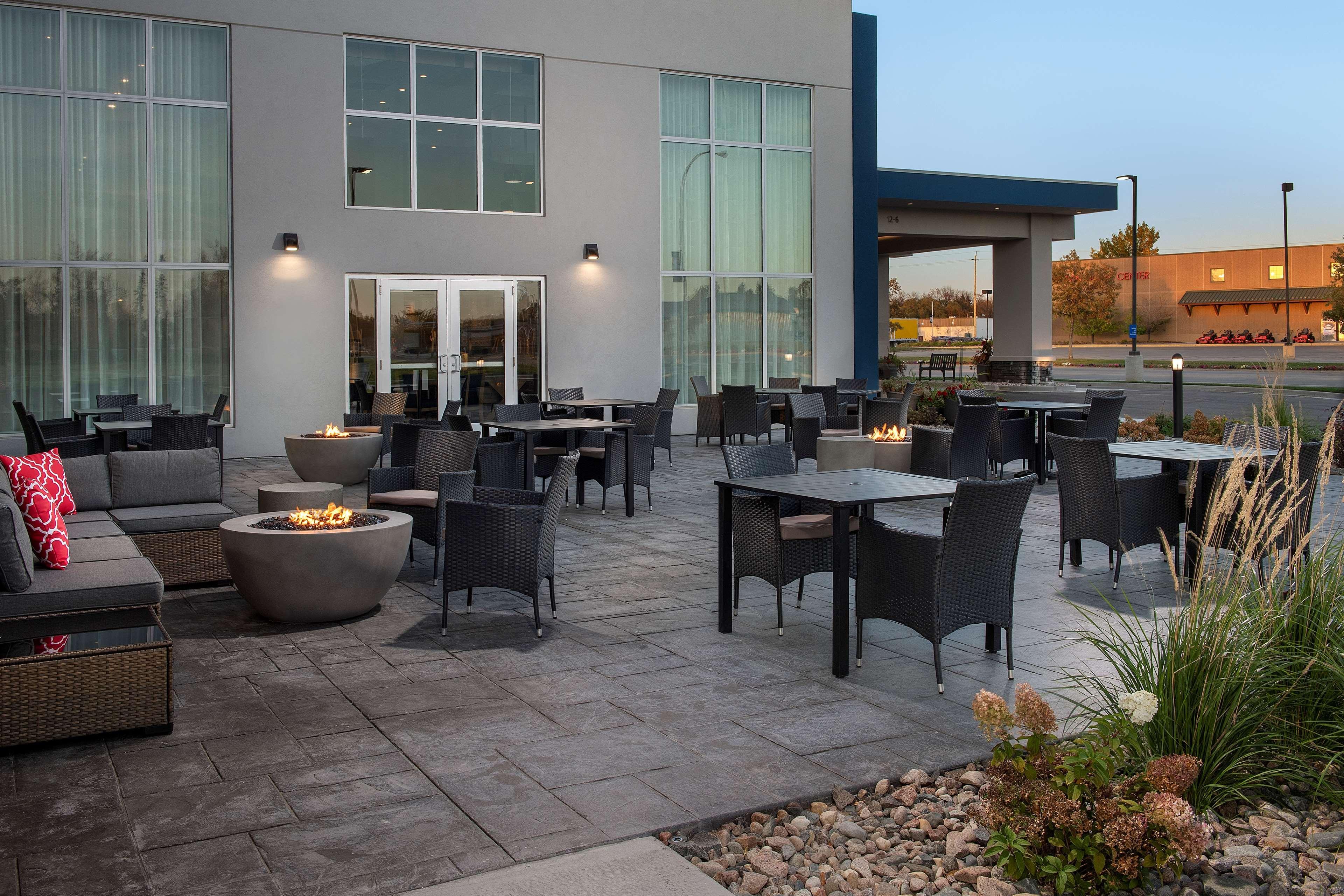 Hampton Inn Warroad, Mn Exterior photo